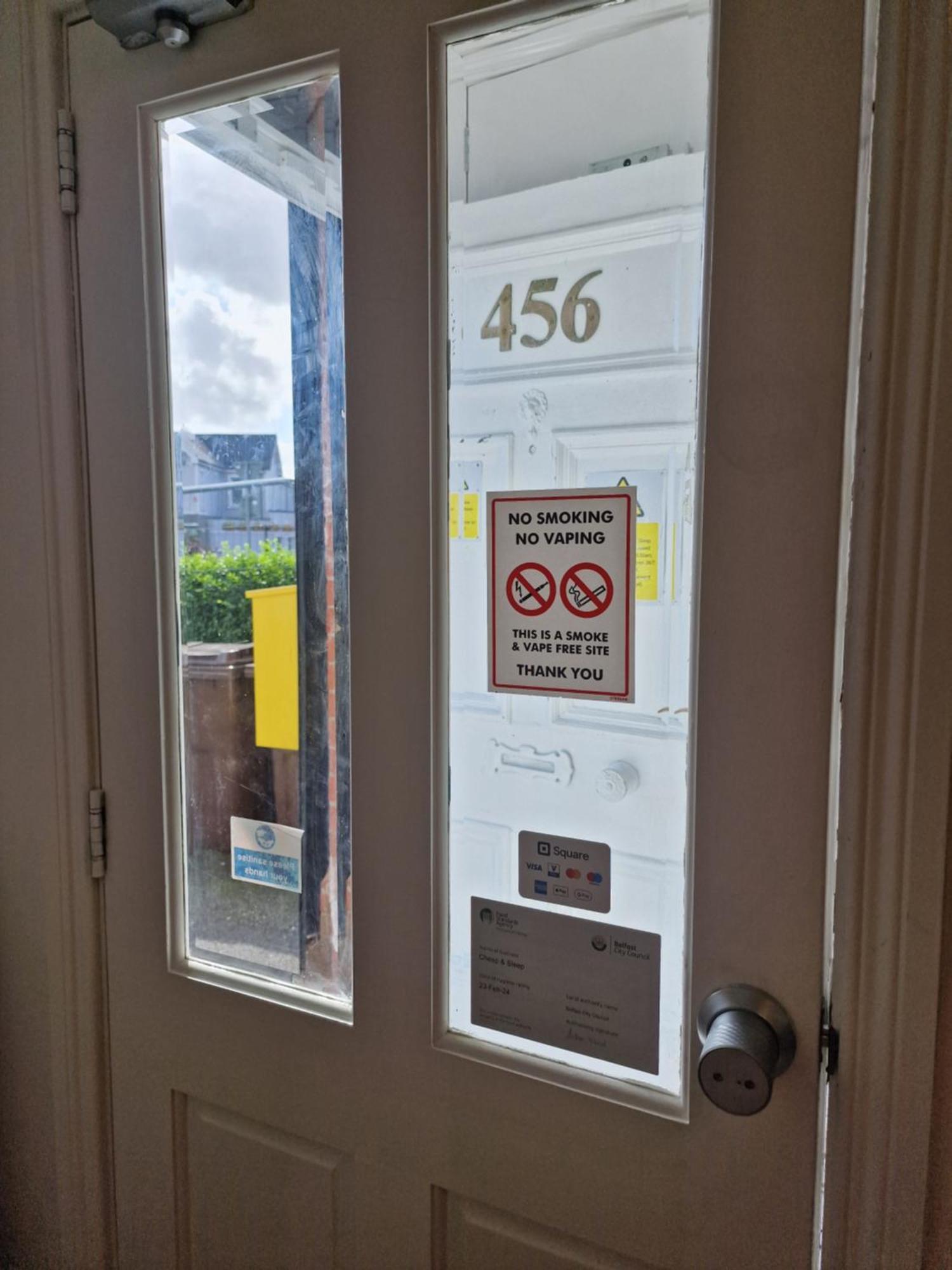 Хостел Aunty Katie'S House, Ni Tourist Board Certified & Located On The Main Oldpark Road To Belfast, With Free Continental Breakfast & Free Ultra Fast Sky Internet, Free Sky Sports & Free Sky Cinema, Self-Check In After 10Pm Gmt Экстерьер фото