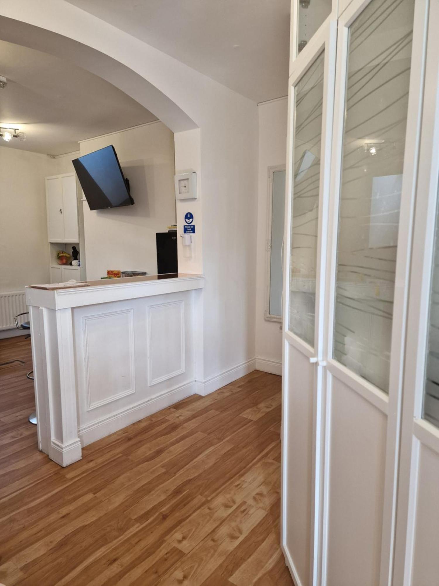Хостел Aunty Katie'S House, Ni Tourist Board Certified & Located On The Main Oldpark Road To Belfast, With Free Continental Breakfast & Free Ultra Fast Sky Internet, Free Sky Sports & Free Sky Cinema, Self-Check In After 10Pm Gmt Экстерьер фото