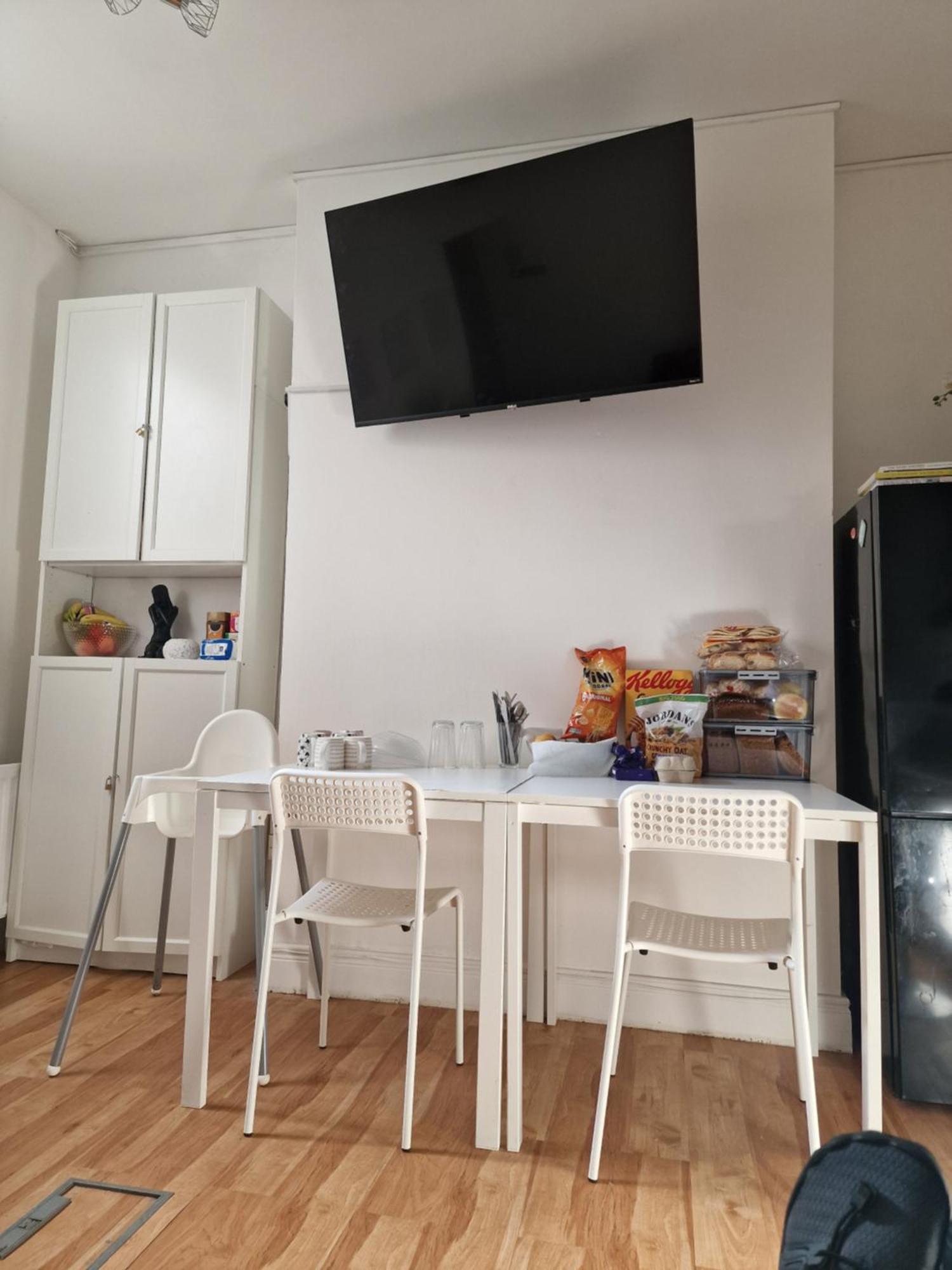 Хостел Aunty Katie'S House, Ni Tourist Board Certified & Located On The Main Oldpark Road To Belfast, With Free Continental Breakfast & Free Ultra Fast Sky Internet, Free Sky Sports & Free Sky Cinema, Self-Check In After 10Pm Gmt Экстерьер фото