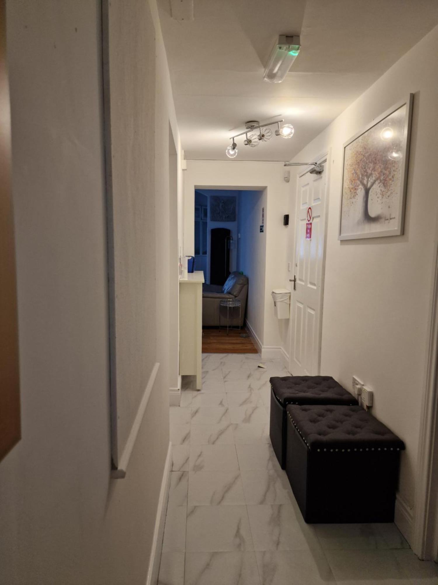 Хостел Aunty Katie'S House, Ni Tourist Board Certified & Located On The Main Oldpark Road To Belfast, With Free Continental Breakfast & Free Ultra Fast Sky Internet, Free Sky Sports & Free Sky Cinema, Self-Check In After 10Pm Gmt Экстерьер фото