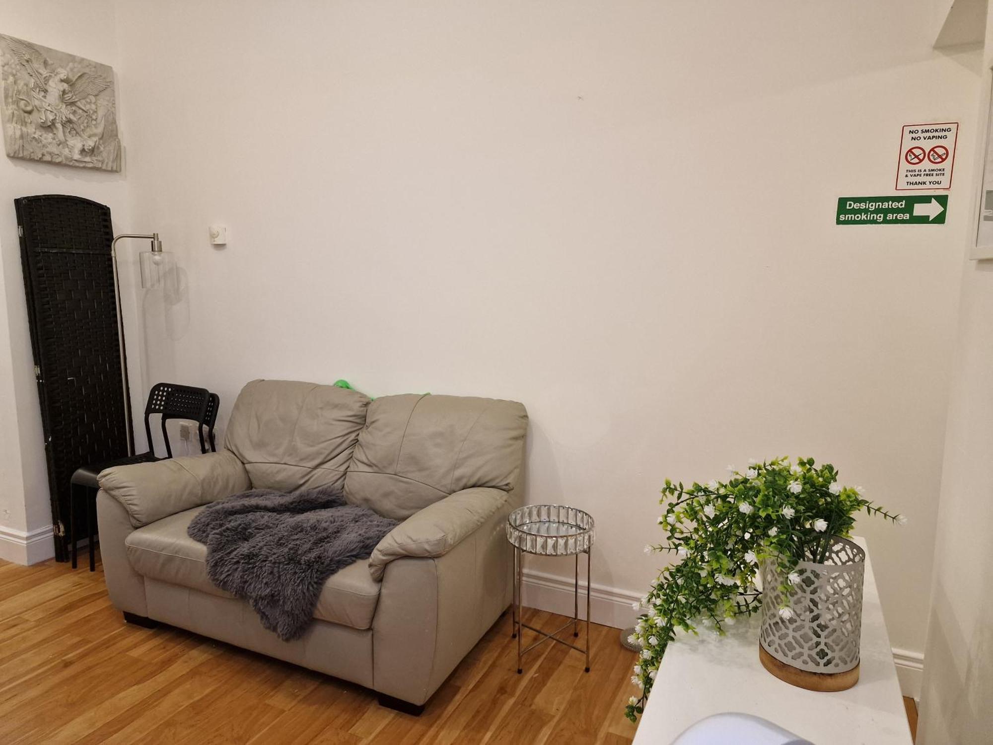 Хостел Aunty Katie'S House, Ni Tourist Board Certified & Located On The Main Oldpark Road To Belfast, With Free Continental Breakfast & Free Ultra Fast Sky Internet, Free Sky Sports & Free Sky Cinema, Self-Check In After 10Pm Gmt Экстерьер фото