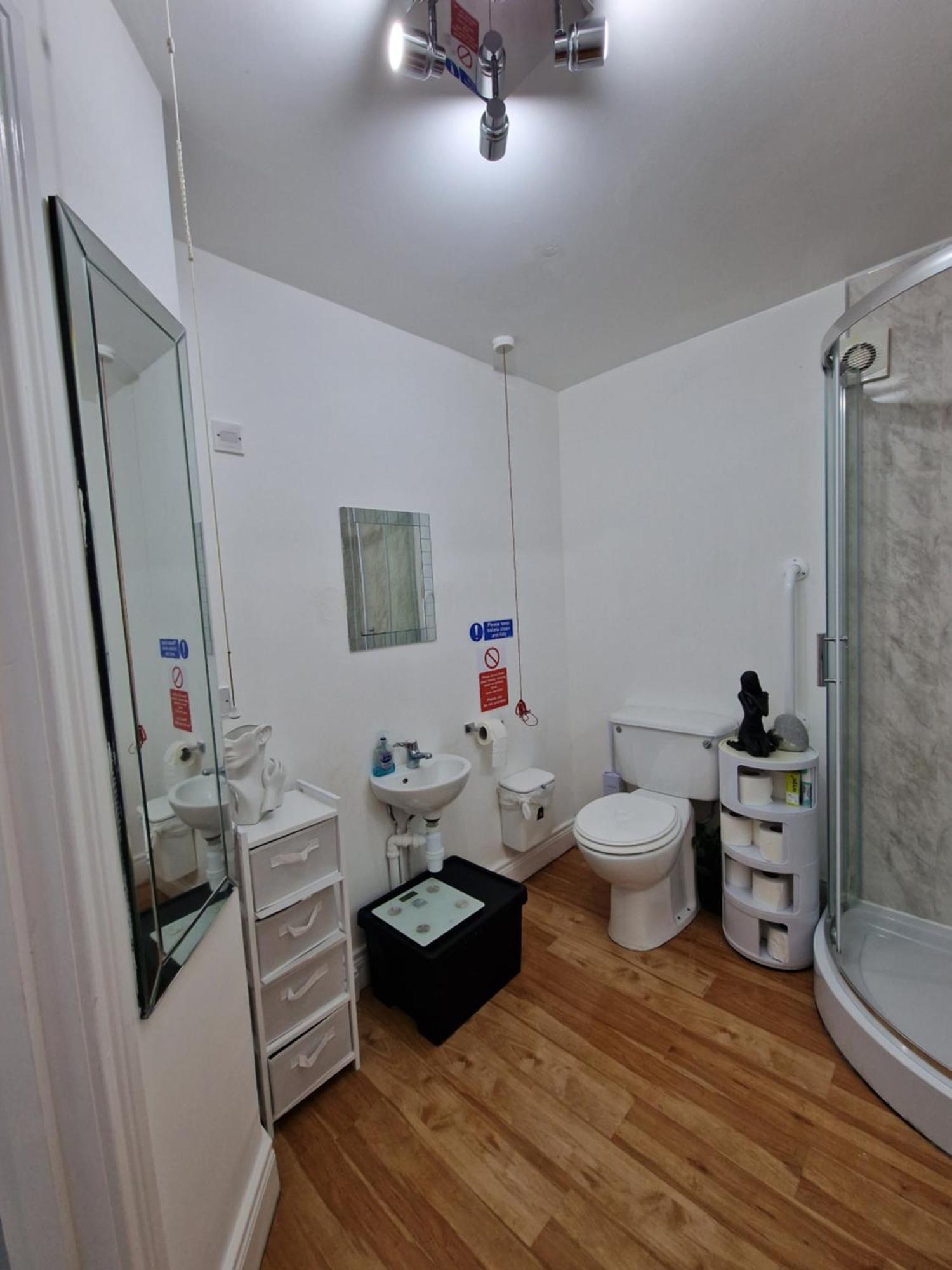 Хостел Aunty Katie'S House, Ni Tourist Board Certified & Located On The Main Oldpark Road To Belfast, With Free Continental Breakfast & Free Ultra Fast Sky Internet, Free Sky Sports & Free Sky Cinema, Self-Check In After 10Pm Gmt Экстерьер фото