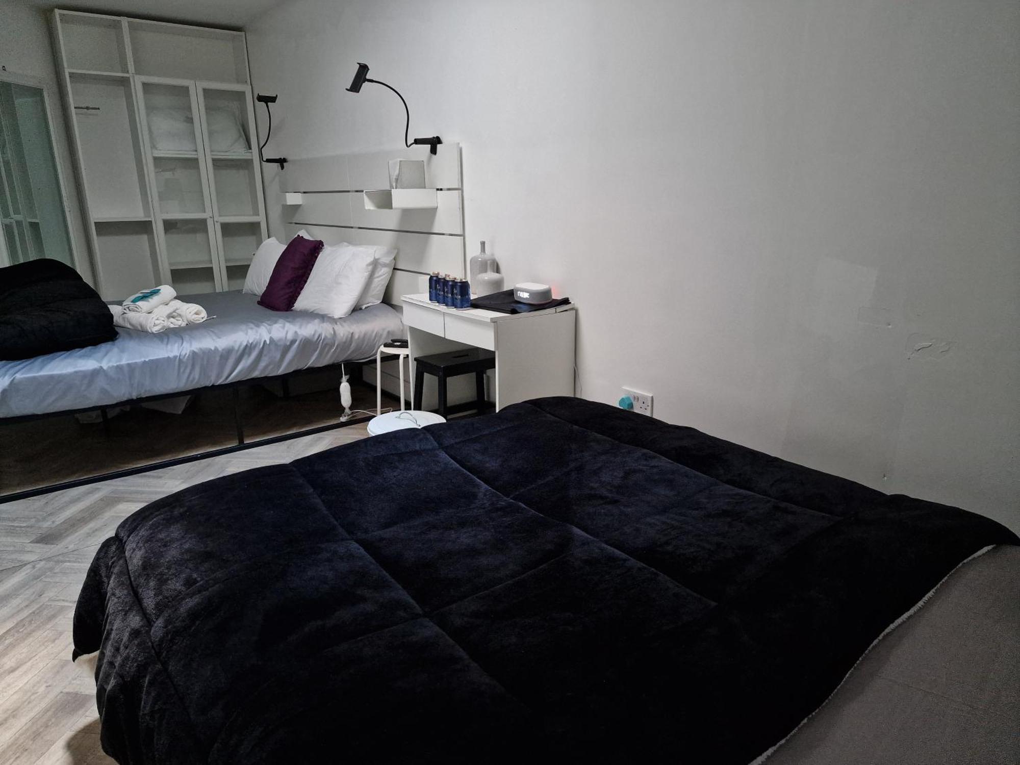 Хостел Aunty Katie'S House, Ni Tourist Board Certified & Located On The Main Oldpark Road To Belfast, With Free Continental Breakfast & Free Ultra Fast Sky Internet, Free Sky Sports & Free Sky Cinema, Self-Check In After 10Pm Gmt Экстерьер фото