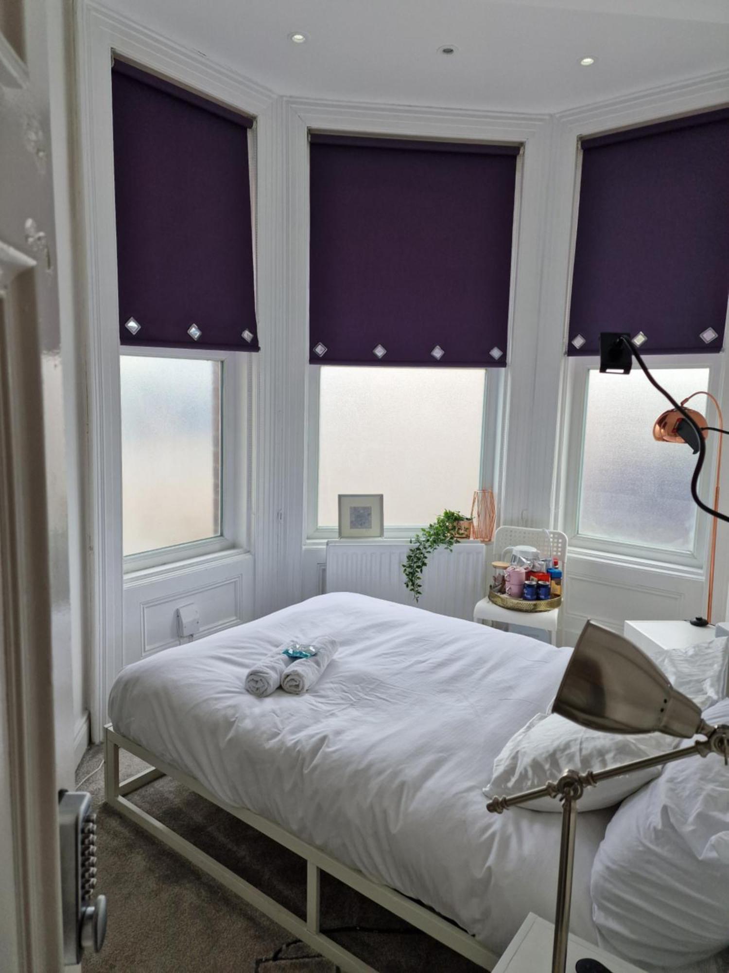 Хостел Aunty Katie'S House, Ni Tourist Board Certified & Located On The Main Oldpark Road To Belfast, With Free Continental Breakfast & Free Ultra Fast Sky Internet, Free Sky Sports & Free Sky Cinema, Self-Check In After 10Pm Gmt Экстерьер фото
